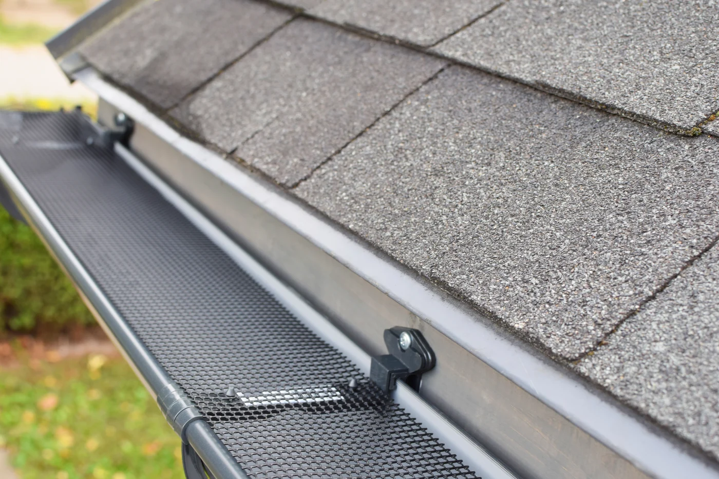 Newly installed seamless gutters and leaf guards in Pasadena
