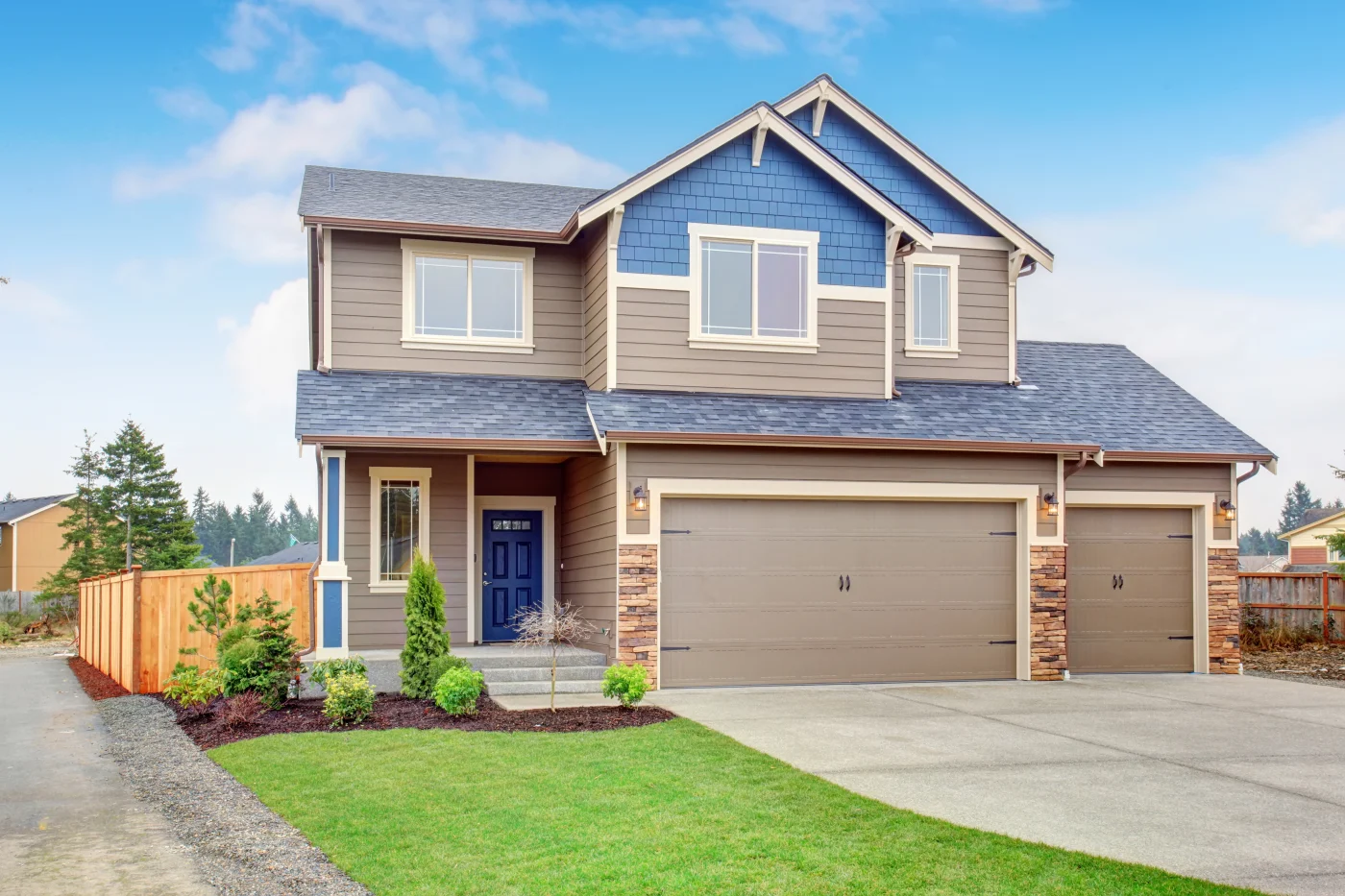 Beautiful Traditional Home With Driveway.